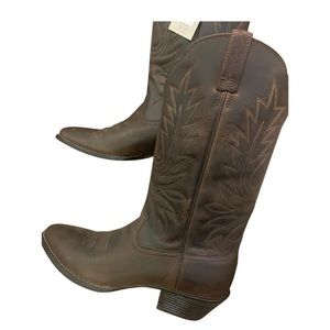 Brand new Ariat western boot